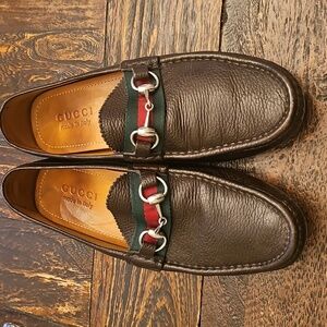 GUCCI - Super brown clean driving loafers w/web, size 6.5 men’s